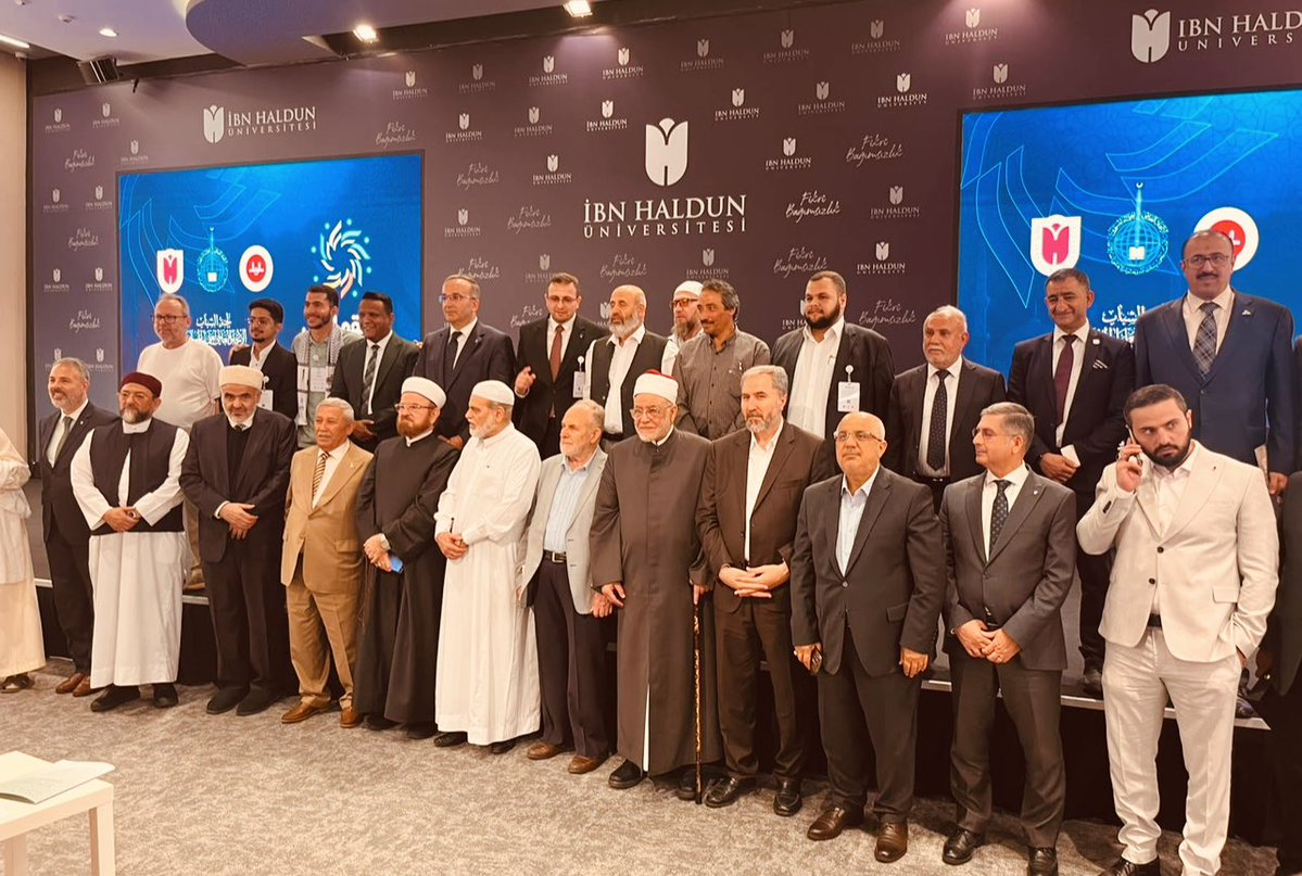 sahinbingoltr's tweet photo. 📍İstanbul-İbn Haldun Üniversitesi
Bugün İstanbul’da komşum, dostum 
Merkezi Katar’ın başkenti Doha’da bulunan “Dünya Müslüman Âlimler Birliği Başkanı kıymetli ekonomist alim ve düşünür Prof.Dr.Ali Muhyiddin Al-Karadaği ile birlikte İbn Haldun Üniversitesinde ki toplantıya iştirak ettik. Bu güzel organizasyonda ev sahipliği yapan Mütevelli Heyeti Başkanı Prof.Dr.İrfan Gündüz hocamız ve emeği geçen herkese şükranlarımızı sunarız.@ibnhalduni 
@Ali_AlQaradaghi @bilalerdoganedt 
@bilalerdogan_TR @hmgunay