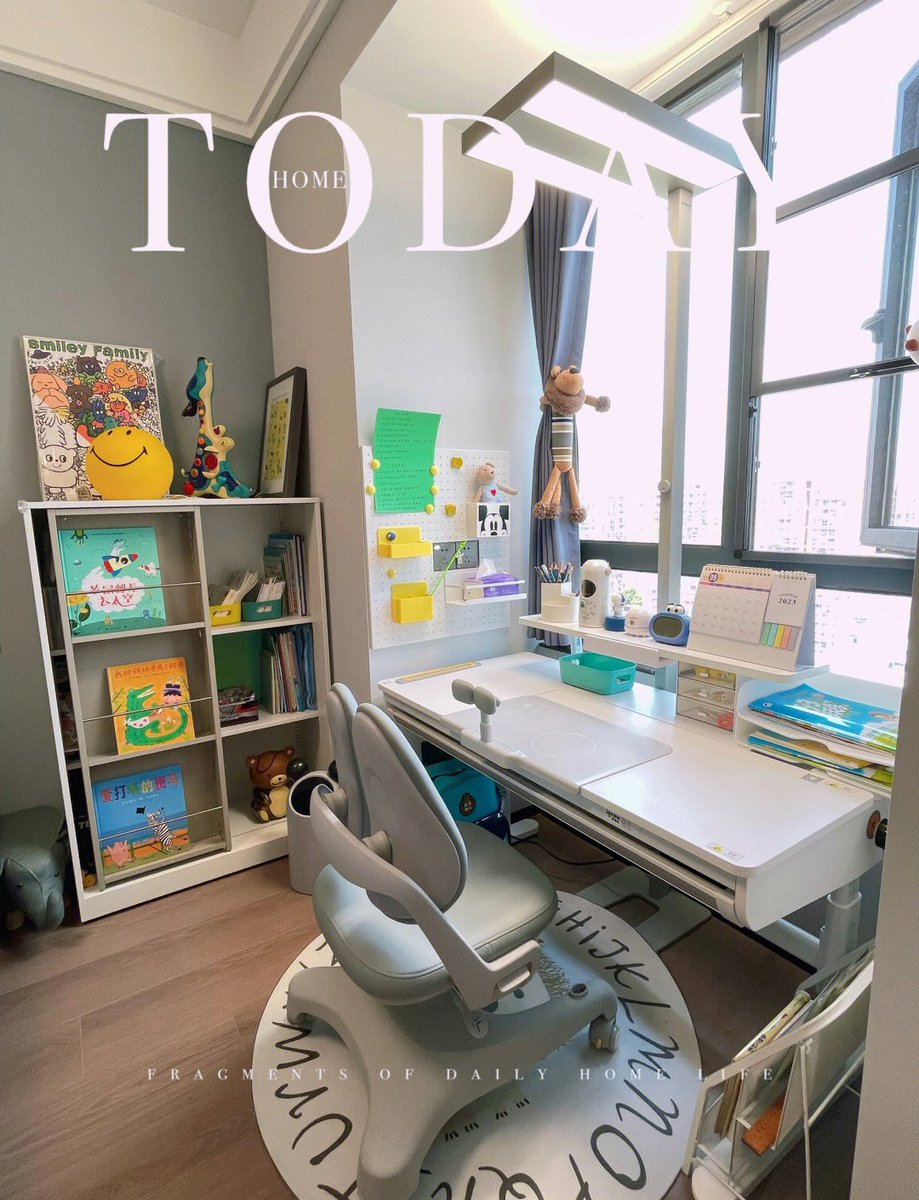 gorbachavto17's tweet photo. A tidy desk = A tidy mind! Decluttered my workspace this morning u0026 now I’m ready to crush the day. Small changes make big vibes ， https://t.co/HU5uORAefY