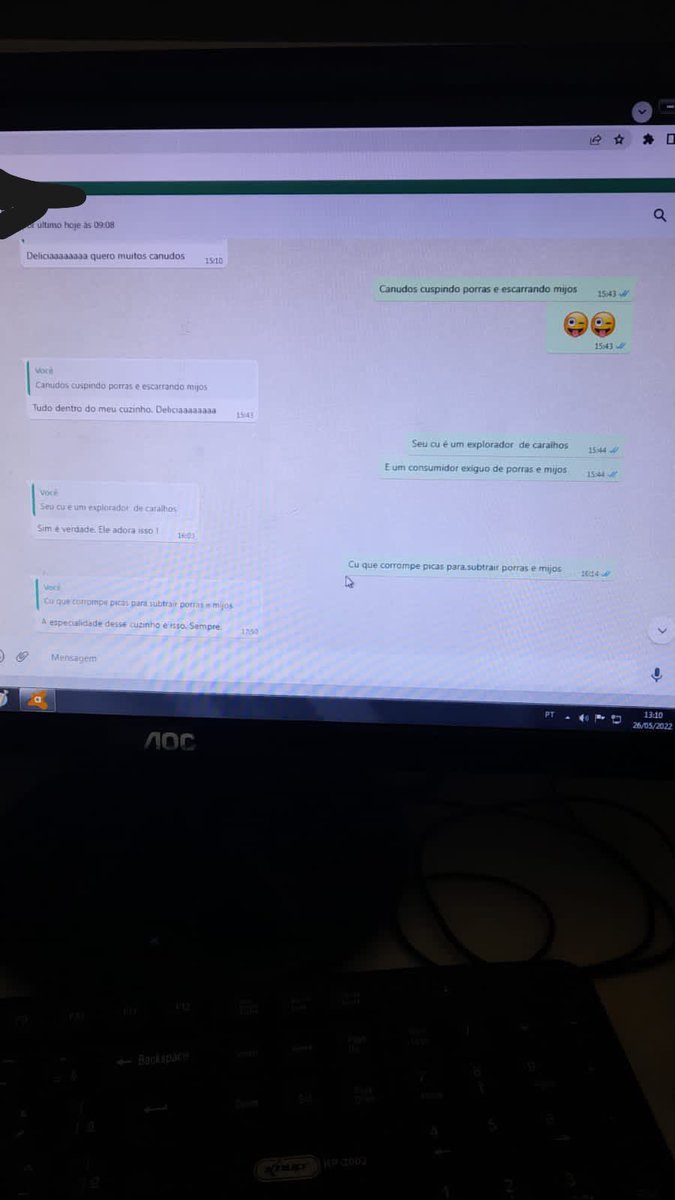 yoriyoi__'s tweet photo. tbt de quando uma amiga pegou o zap web de um velho da firma logado... https://t.co/WJkV3ykBIa