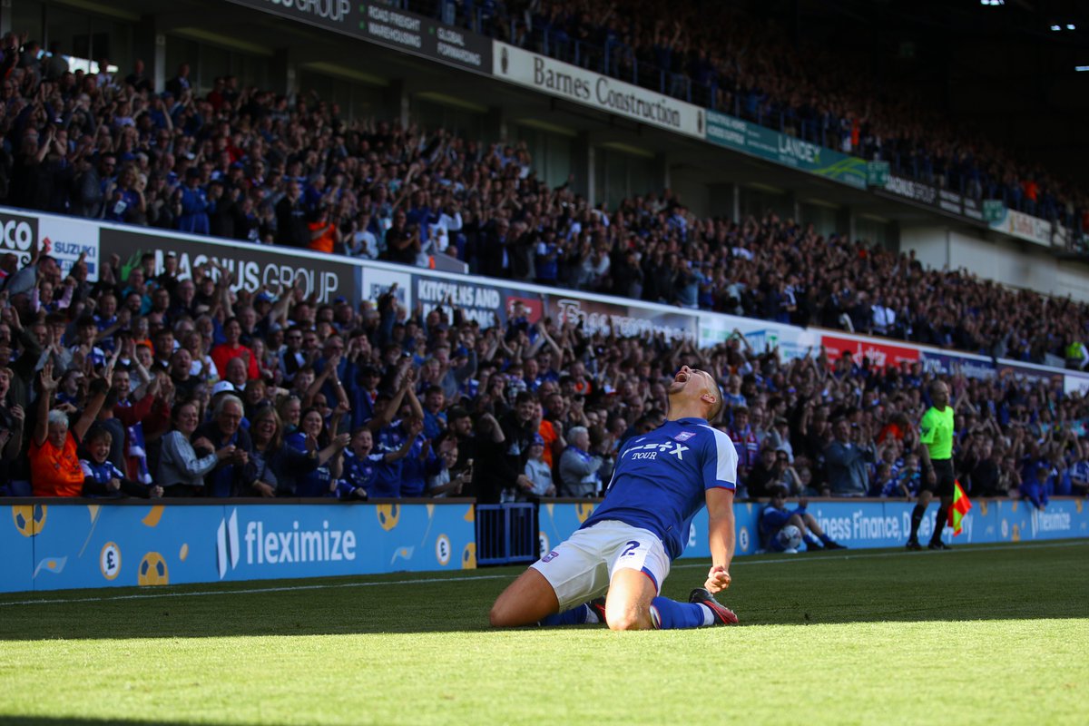 IpswichTown's tweet photo. A Suffolk boy who lived his dream. 🥹

Thank you for everything, Harry. Go well, buh. 💙 https://t.co/Pg2jC9JsIX