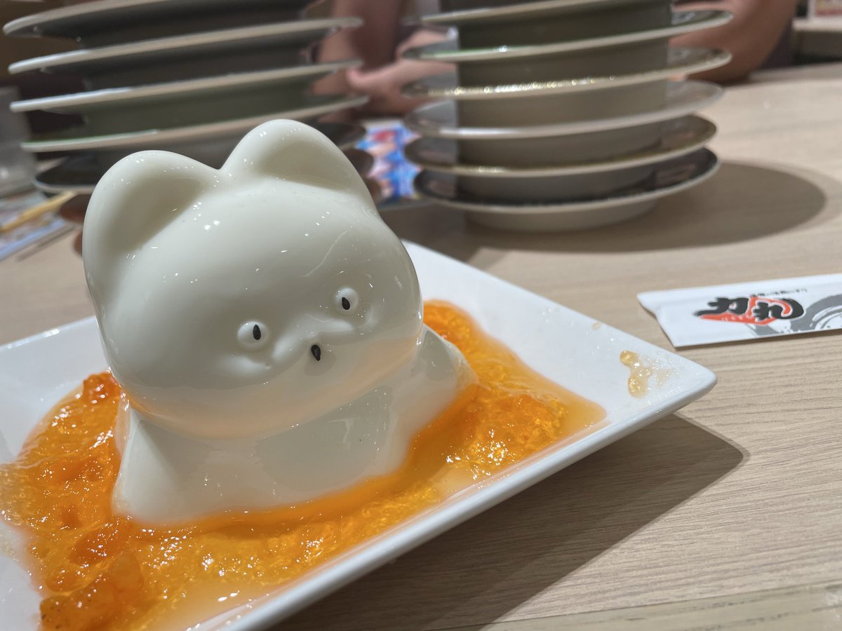 uni_birth7's tweet photo. お誕生日の焼肉からの今年は小山のロールケーキやったりー
にゃんこのぷるぷるプリンやったりー https://t.co/LsaF0CE7mk