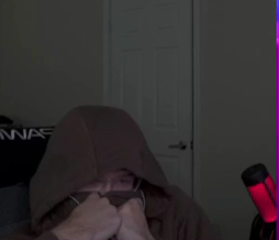 zfoolbit's tweet photo. hes been like this for half an hour he just wants to draft his gf 😭 the coaches are crossteaming to grief him https://t.co/nhyqLsS3Y9
