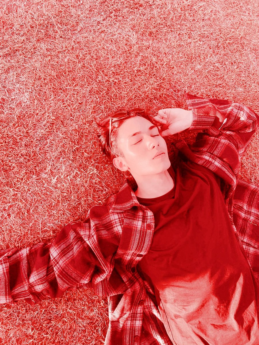 vaneithikun's tweet photo. baddest bitch aren’t in la, hes outside, touching grass🤪🖤

#NewProfilePic
#TouchSomeGrass https://t.co/e4HeCP206p