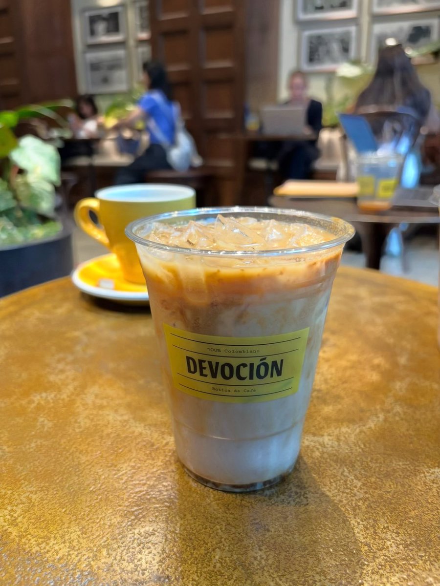 Linen_Light's tweet photo. Iced latte run at Devoción. Fresh Colombian beans always hit the spot. https://t.co/Tlc4uJithx
