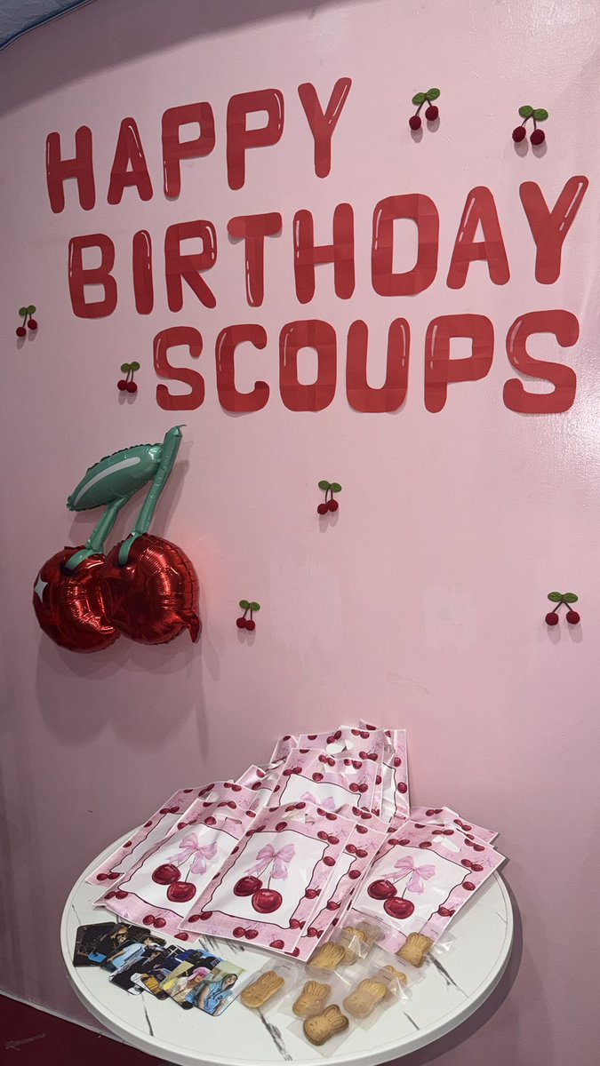 Teatojoes's tweet photo. Sneakpeek for Cheolie’s 31st birthday event at Teatojoes Caratzone tomorrow, Aug 15, 2pm onwards ❤️🍒
More freebies & giveaways! ✨
See you, couprangs & carats! 💖
Few kits left!
Open for walk ins
#HappyScoupsDay #SeventeenCafe #Teatojoes https://t.co/SJwRkaTOes
