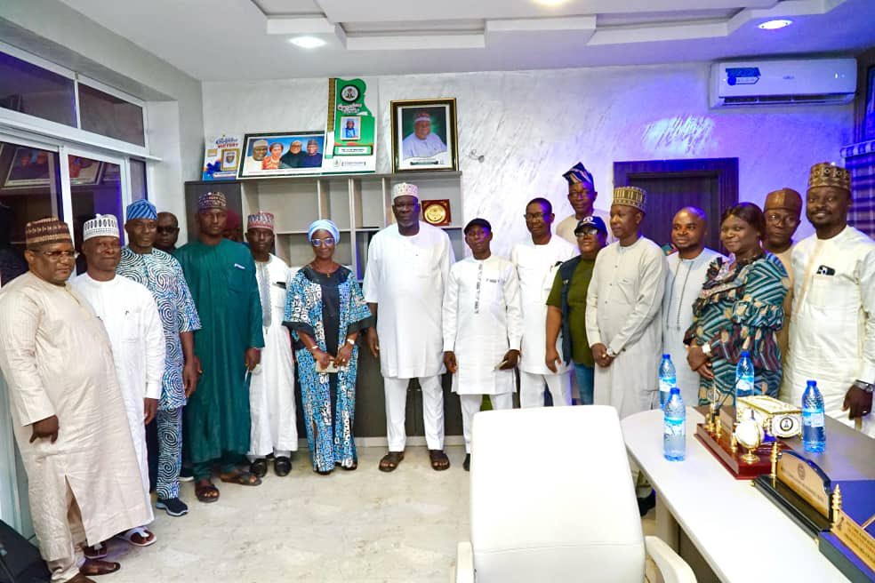 FCTACReSAL's tweet photo. FCT ACReSAL Project Team Seeks Gwagwalada Council Support for Gully Erosion Control Project* 

Ahead of the planned commencement of the 3.2  kilometer gully erosion control project in Gwagwalada. https://t.co/s7nMdlDeUU