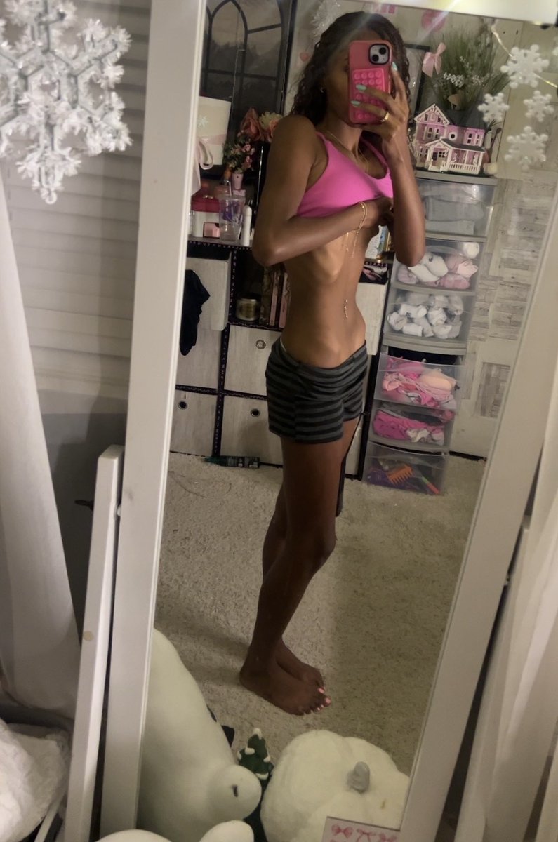 sparklpinkthong's tweet photo. i need to be more activee #bodycheck #edrtwt https://t.co/Z3lX2Ve8NJ