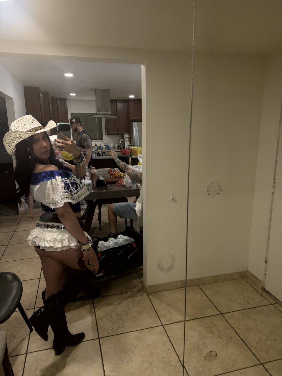 h0erambe's tweet photo. #literally #iluvme https://t.co/H2t60G1MfC