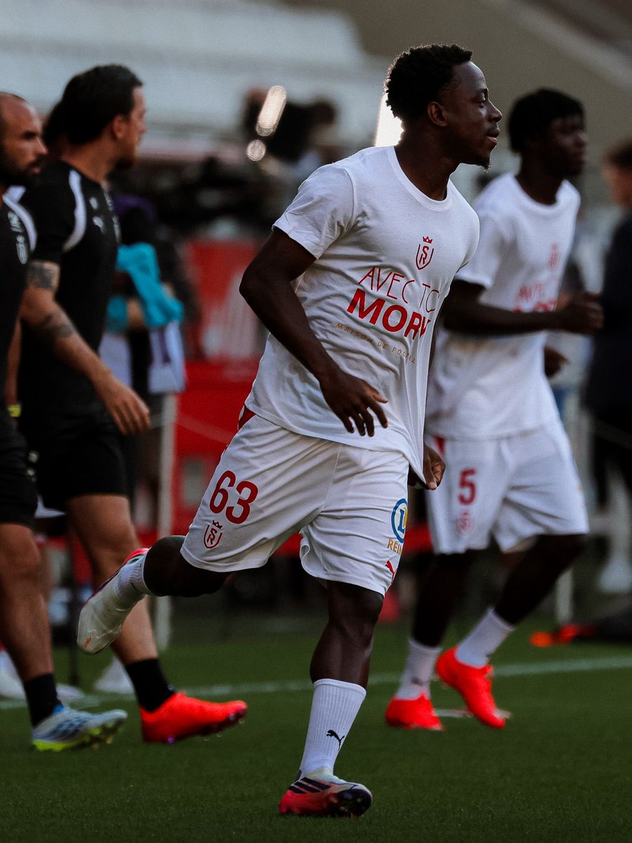 StadeDeReims's tweet photo. Avec toi Mory ❤️🤍
#SDRUSLD #GoSDR https://t.co/ijv6wCI8TF