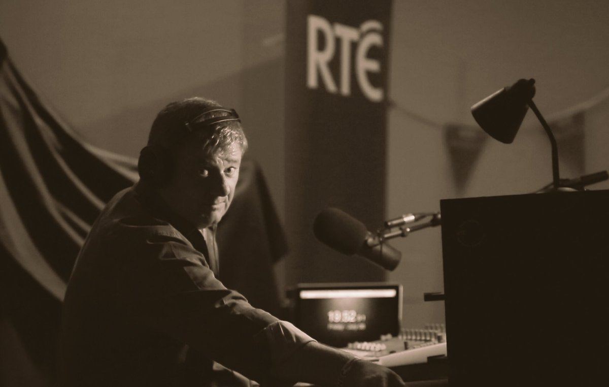 johncreedon's tweet photo. Just wanted to say 'Welcome friends &amp; neighbours' to the 2,000 new listeners to The Creedon Show and a profound 'Míle buíochas' to all my regulars. Thank you for being there. RTE Radio1 weeknights 8-10pm.  #jnlrs https://t.co/umvZcOXox7