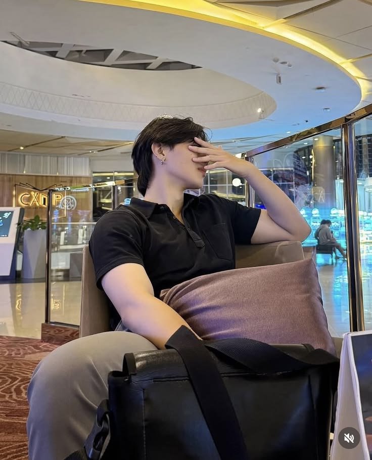 jang_mi97's tweet photo. Looks seatable and rid- I mean comfy 

#toptapjarukit 
#ToptapMinlee #PAYBACKTheSeries https://t.co/TJIWSH7gQ0