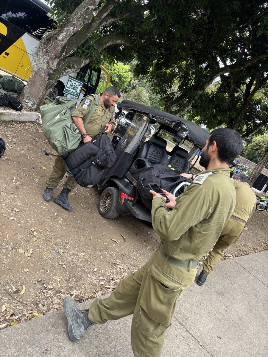 AmorYParanoia's tweet photo. Llega la delegación de Israel que va a brindarnos ayuda en momentos tan difíciles
Me sumo como voluntario para coordinar los equipos ❤️‍🩹 https://t.co/4ST260gfeZ