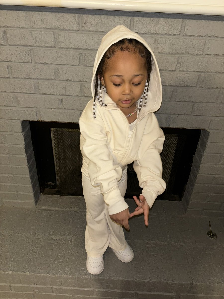 lilhot5_'s tweet photo. Damn you cool as hell https://t.co/GhkDG5GVbc