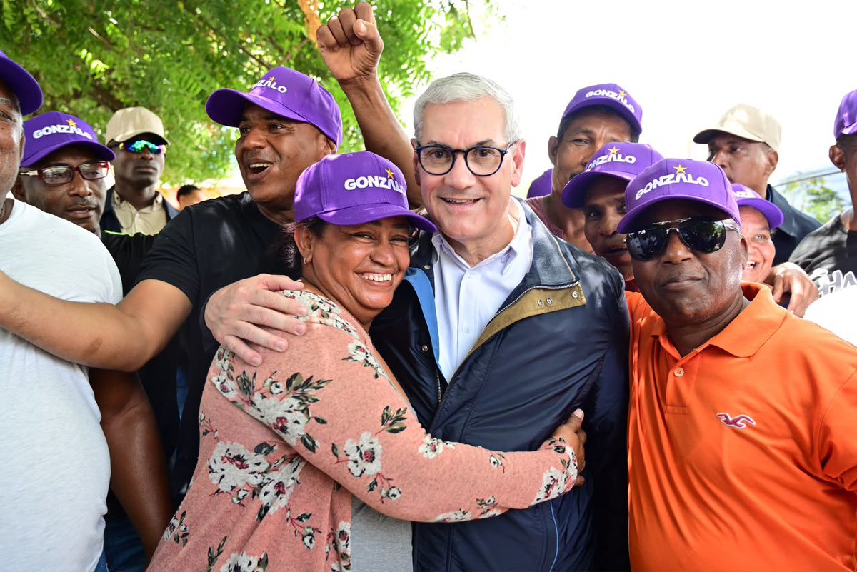 MiguelAlmontee's tweet photo. El hombre esta en las calles.

#GonzaloCastillo
#GC2028 #VamosConTo https://t.co/Pb8UixI2Y5