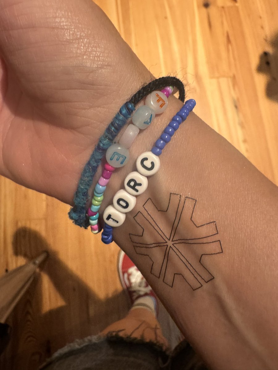 RoxanaCodes's tweet photo. Here we go! Incredibly grateful to be part of the @RenderATL community. On Day 0 we had a blast welcoming folks to our @torcdotdev event. Folks were really into the temp tats and BBQ. 😆 #renderATL https://t.co/sp6FS0lrBr