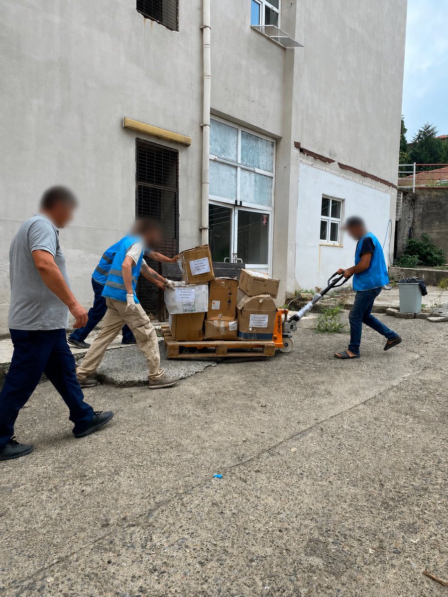 DuzceDsm's tweet photo. TOPLU ÇALIŞMA HİZMETİ İLE AKÇAKOCA DEVLET HASTANESİNDEYİZ..
   Kamu hizmeti yüküml��lerinin,  gerçekleştirdikleri toplu çalışma hizmeti kapsamında, Düzce Akçakoca Devlet Hastanesinin temizlik ve bakım çalışmaları gerçekleştirildi.  

@lutfullahates25 
@KarabahceKenan https://t.co/omuRZ8hlWp