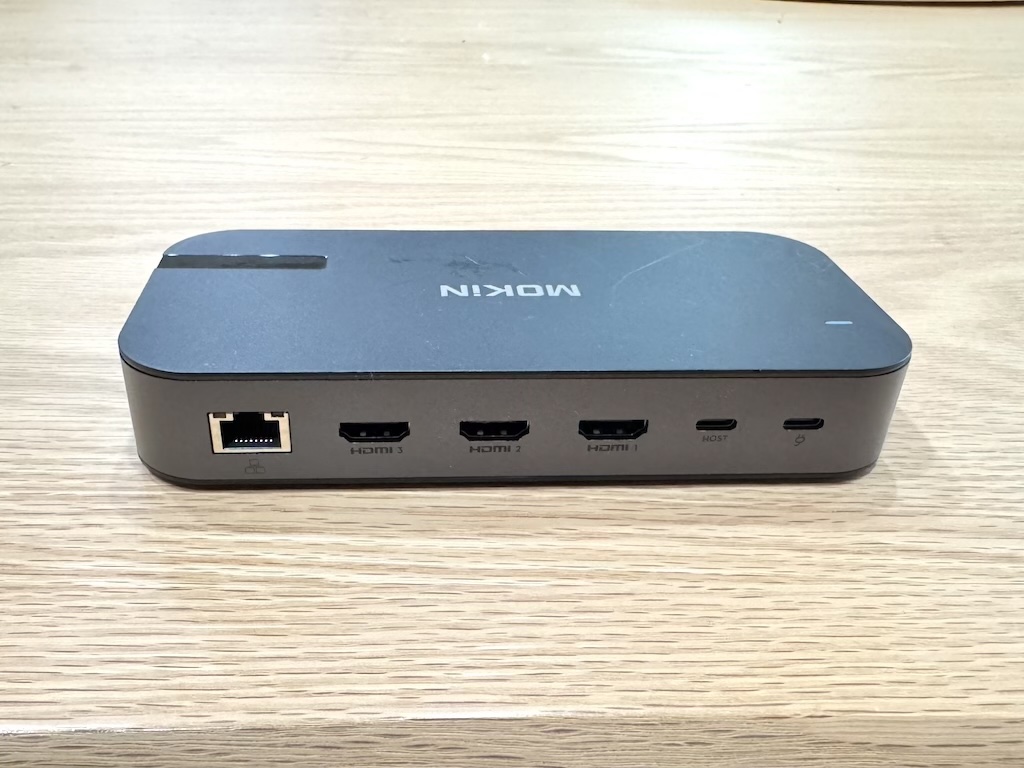 solblog_365's tweet photo. 3画面出力できるドッキングステーションはたくさんありますが「3つ全てHDMI」は中々ないですよね?そんなガジェットオタクの心を満たすドッキングがこちら。3つ全てHDMI端子という超尖ったアイテムなのですが、実はポート配置も洗礼されています!
https://t.co/ENZt1ms8LK
#3画面 #ガジェット #MOKiN https://t.co/NBnfFrFITa