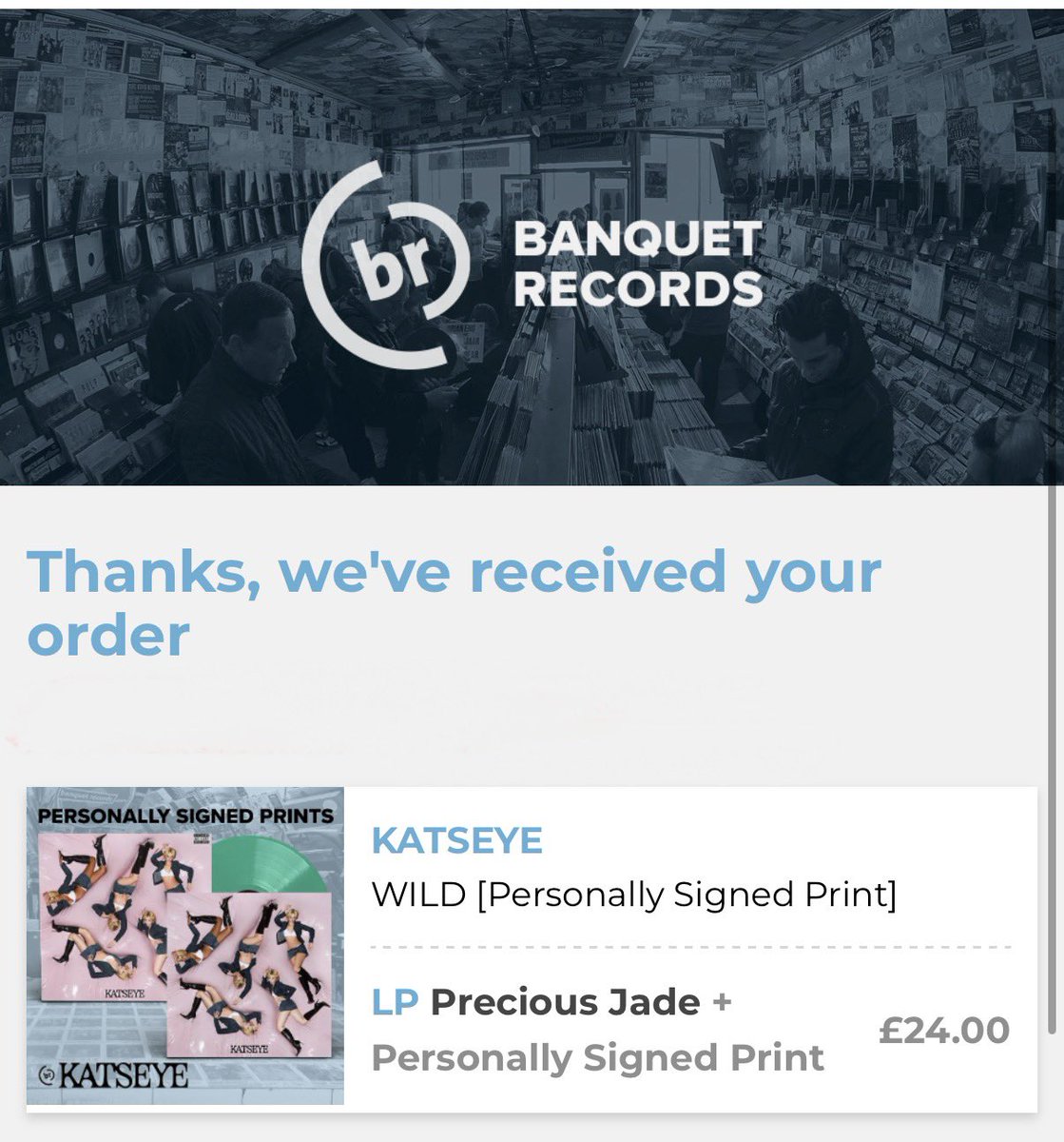 meedfield's tweet photo. Personally signed Katseye🫰🫰🫰🫰 no Sophia or Manon😭😭😭😭 https://t.co/JO1euVbSYZ