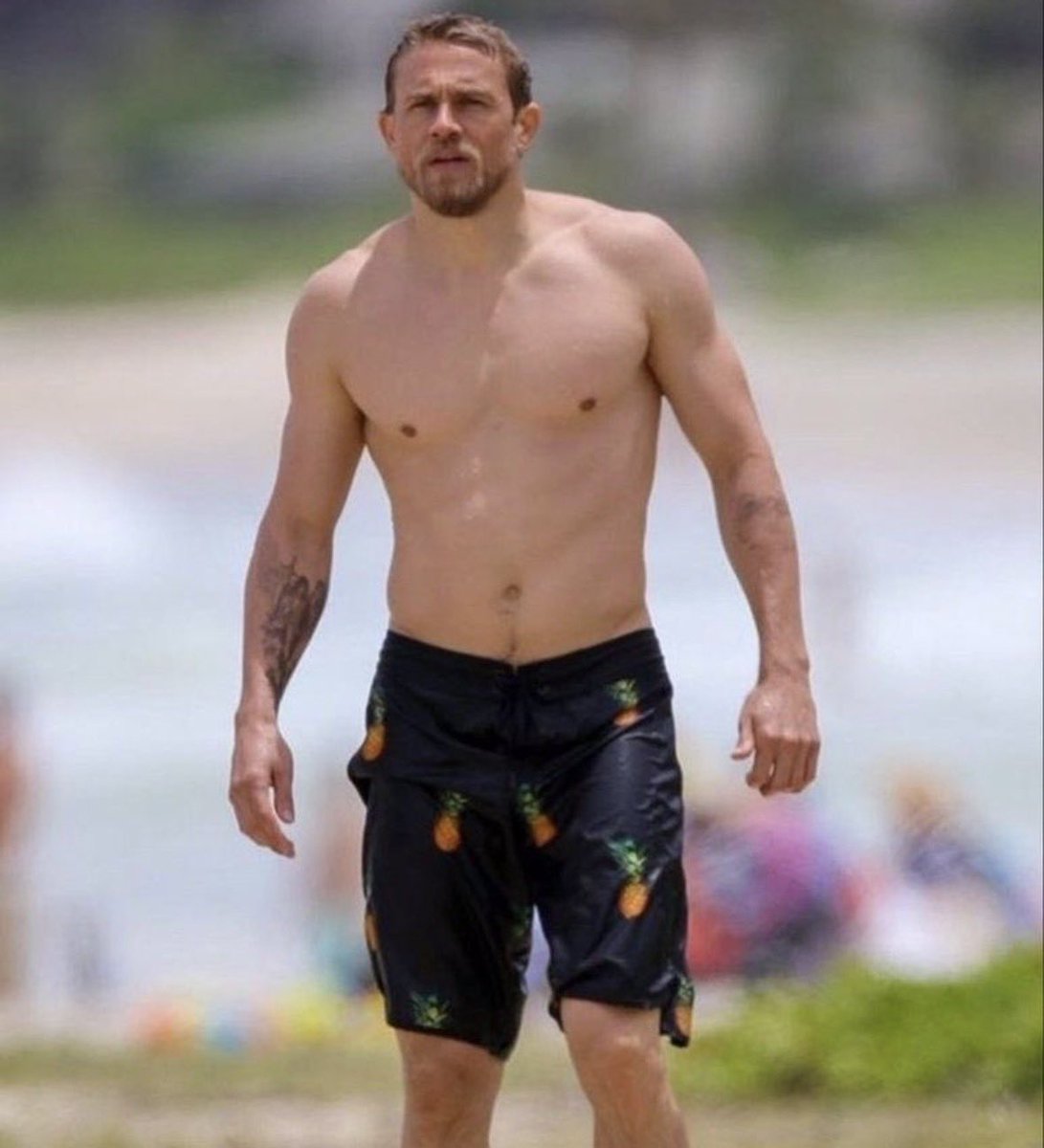 QueerVerse2's tweet photo. Charlie Hunnam vacationing in Tulum, Mexico, showcasing his toned physique. https://t.co/YdYx6Zn7UU