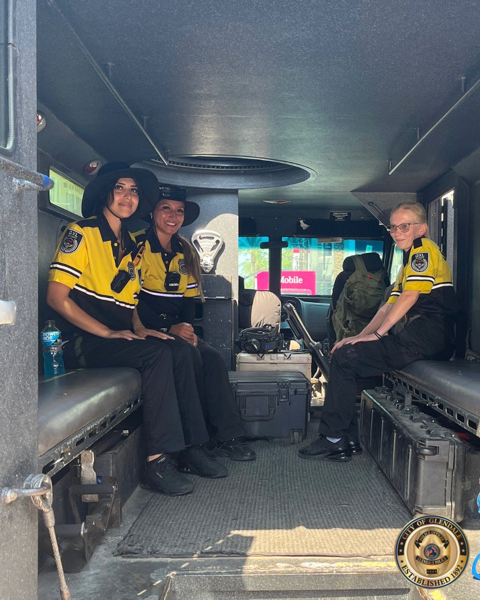 GlendaleAZPD's tweet photo. **Feel Good Friday** 
Last Saturday, we had an amazing time at our Wheels and Shields event at Westgate! 🚓 Families and friends came together to explore police vehicles, meet our dedicated officers, &amp; enjoy a day filled with camaraderie. #GlendaleAZPD #BeGPD #GlendalePolice https://t.co/4QzVWfGfmY