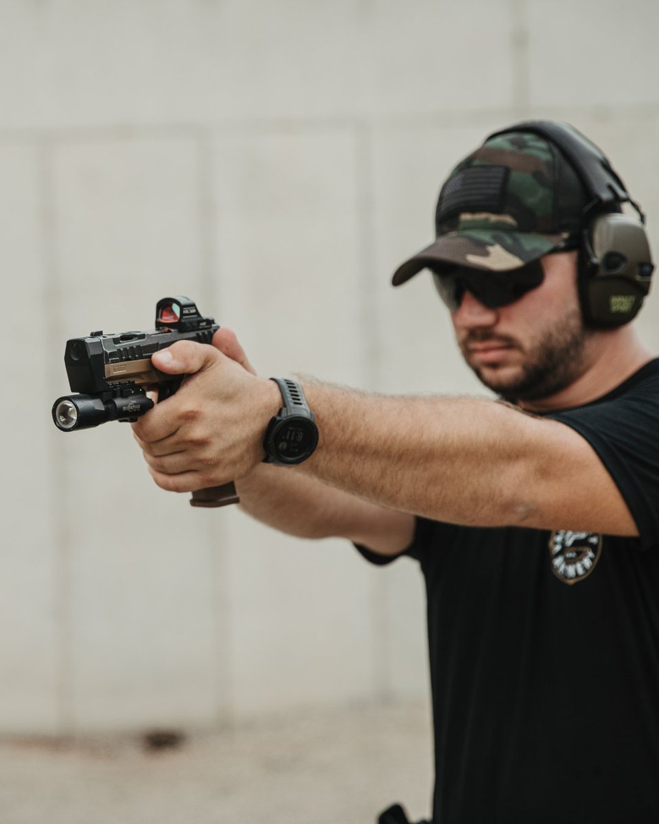 vparmory's tweet photo. Who’s hitting the range this weekend?

Hope everyone has a great weekend. Stay safe and get some good reps in.

#VPArmory #RangeDay #WeekendPlans #everydaycarry #EDC #madeinusa https://t.co/gLOsM25rPB