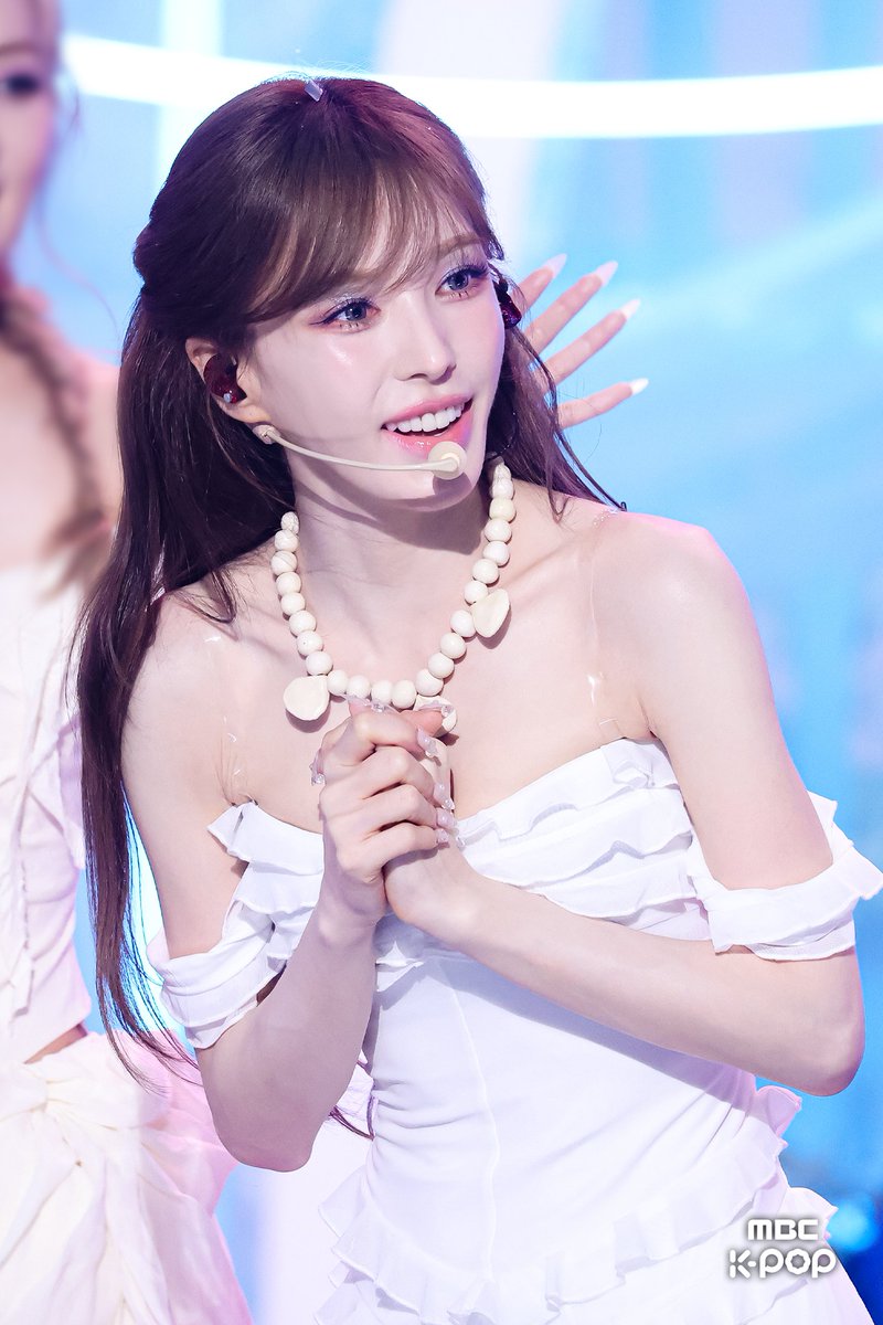 WENDYTHAILAND's tweet photo. 260808 Red Velvet 'Surfin' Boy' Comeback Stage @ MBC Show! Music Core [Photos]

🩵🪽✨️

#WENDY #웬디 @WENDY_offcl https://t.co/Z492FtNPkM
