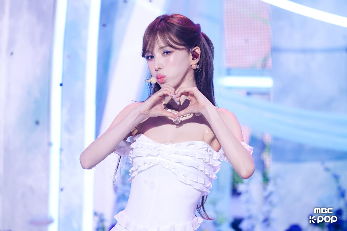 WENDYTHAILAND's tweet photo. 260808 Red Velvet 'Surfin' Boy' Comeback Stage @ MBC Show! Music Core [Photos]

🩵🪽✨️

#WENDY #웬디 @WENDY_offcl https://t.co/Z492FtNPkM