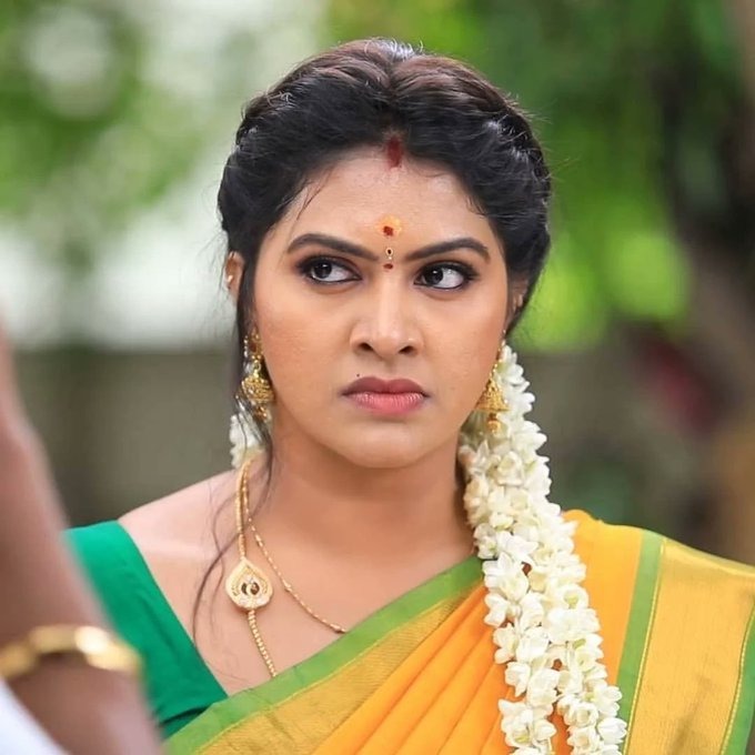 kaalaiyan34mara's tweet photo. Ur wife angrily scolding me: aadi  friday nu mangalagarama ready aagi Kovil ku poitu iruken enna mothra santhukula kuptu mandi pottu oomba solra.

After 20 mins ur pondati was completely nude, tied ur thali in my sunni n getting fucked by me in moothra santhu. https://t.co/D4S71Klj8V