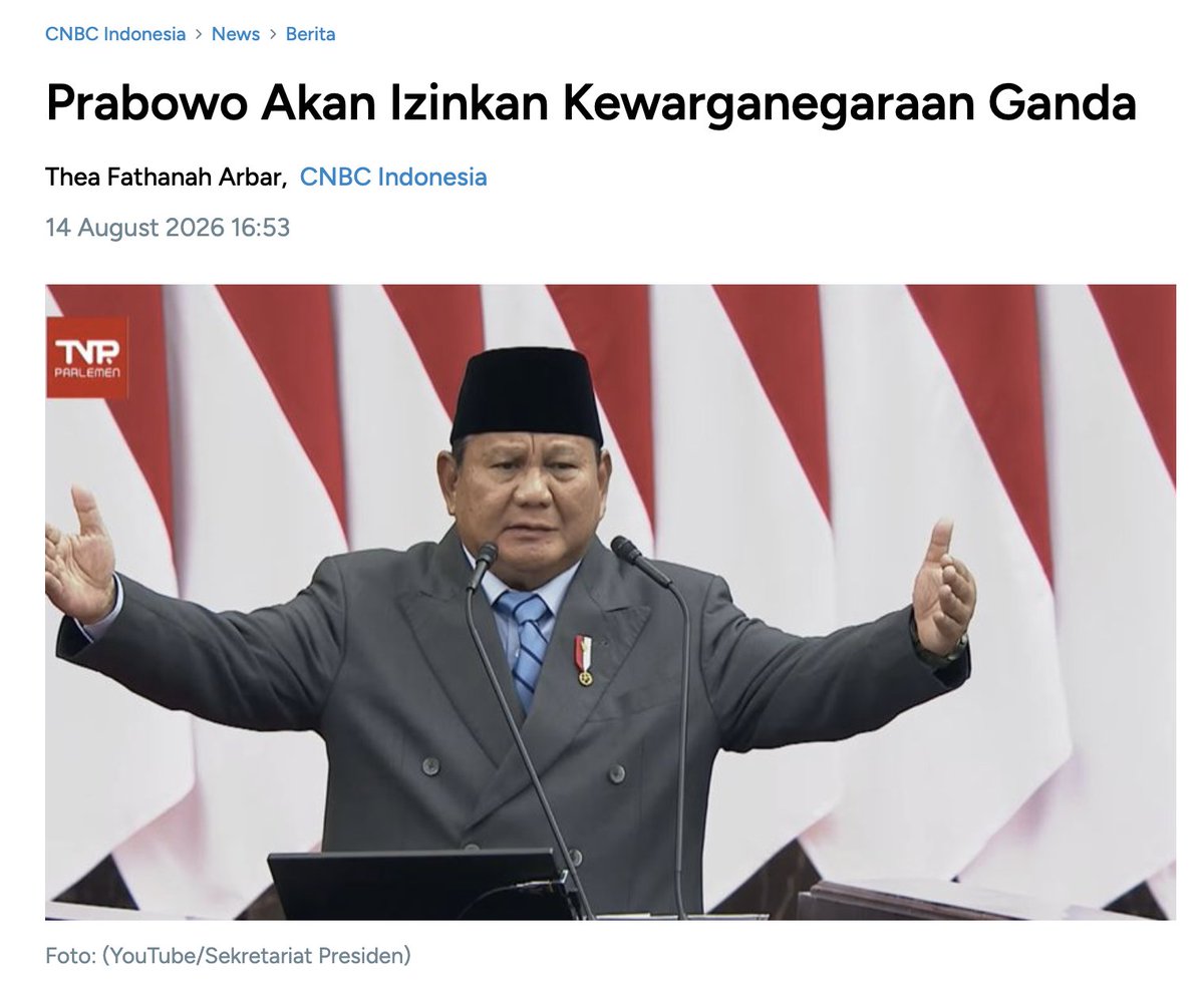 panditfootball's tweet photo. Usulan kewarganegaraan ganda yang disinggung Presiden Prabowo Subianto dalam dalam pidatonya hari ini, yang notabene udah menjadi isu sejak lama, berhasil banget mencuri perhatian publik.

Memang, Prabowo mengusulkan perubahan UU No. 12 Tahun 2006 tentang kewarganegaraan untuk memungkinan konsep kewarganegaraan ganda terbatas (limited dual citizenship), bukan blanket dual citizenship, dan dikhususkan bagi WNI atau diaspora yang punya kualitas istimewa.

Ruang lingkup yang disampaikan juga luas, nggak cuma sepak bola, melainkan juga bakat-bakat di bidang lain seperti seperti dokter, insinyur, pakar AI, peneliti, pengusaha, seniman, olahraga, dll. Tapi kalau ngomongin sepak bola, selain mengatasi permasalahan kuota Non-EU serta memperluas talent pool, ada banyak celah kritis terkait hal ini.

Salah satunya adalah potensi menjadi karpet merah untuk PSSI (meski dengan ketum-ketum lain setelah Erick Thohir) untuk terus memanggil pemain-pemain keturunan di luar negeri, yang mungkin akan lebih nggak terkontrol.

Kewarganegaraan ganda adalah akselerator (pendongkrak instan), bukan fondasi utama. Bahayanya kalau pengambil kebijakan macam PSSI, Kemenpora, atau klub menjadikan kemudahan ini sebagai shortcut, lalu mengabaikan akar masalah utama, semisal:

- Sistem pembinaan usia muda di dalam negeri.
- Kualitas dan tata kelola kompetisi.
- Kualitas instruktur dan lisensi kepelatihan lokal.
- Perbaikan sistem piramida sepak bola nasional.
- dll

Harus ada indikator uji integritas yang jelas supaya status kewarganegaraan nggak dimanfaatkan secara pragmatis cuma untuk "paspor kemudahan" tanpa komitmen yang konkret.

Ingat! Kehadiran talenta diaspora lewat kewarganegaraan ganda sifatnya booster instan untuk level senior. Kualitas sepak bola Indonesia ke depannya tetap ditentukan oleh pembinaan usia muda, kompetisi domestik yang sehat, infrastruktur, kualitas pelatih lokal, dan banyak lagi.

Intinya, kewarganegaraan ganda ini baiknya diposisikan sebagai suplemen peningkat performa, bukan makanan utama, bukan pula panasea atau obat serbaguna. Keberhasilan jangka panjang tetap bergantung pada sejauh mana PSSI membenahi pembinaan usia muda dan ekosistem liga di dalam negeri.

Gimana menrut kalian? Setuju atau setuju banget?

📷: @halfspaceindo