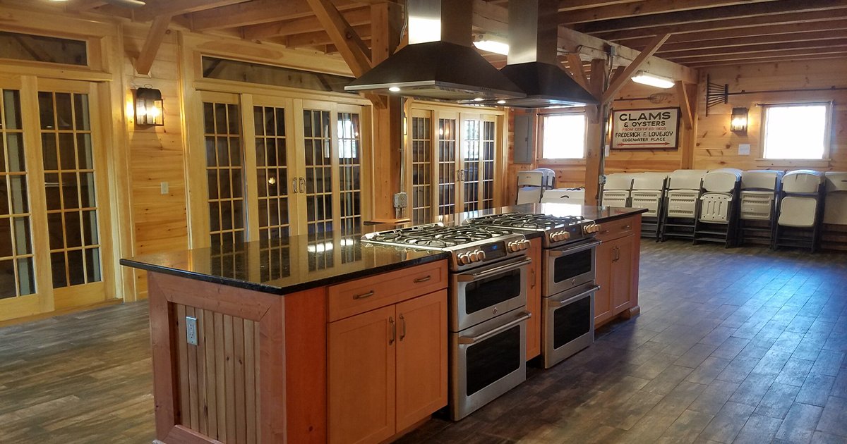 CCINCBarns's tweet photo. The Revere features a 24' depth, functional loft &amp; complete pre-cut timber frame kit.

Start your build today 👇
https://t.co/D3uR9KvtMn

#NewEnglandHomes #NewEnglandStyle #HomeBuilding #TraditionalDesign #DreamHome #EarlyNewEnglandHomes https://t.co/ipZA0OGaYc