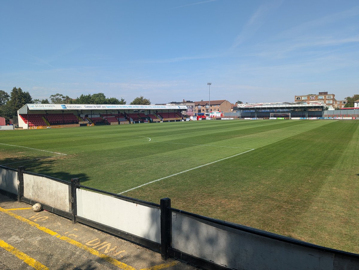 CharlieKerrKGS's tweet photo. Another double header this weekend for @wellingunited &amp; @EBTheDeres 
Never complain about hot weather, but had enough now 🥵 https://t.co/fmeE2XDS9J