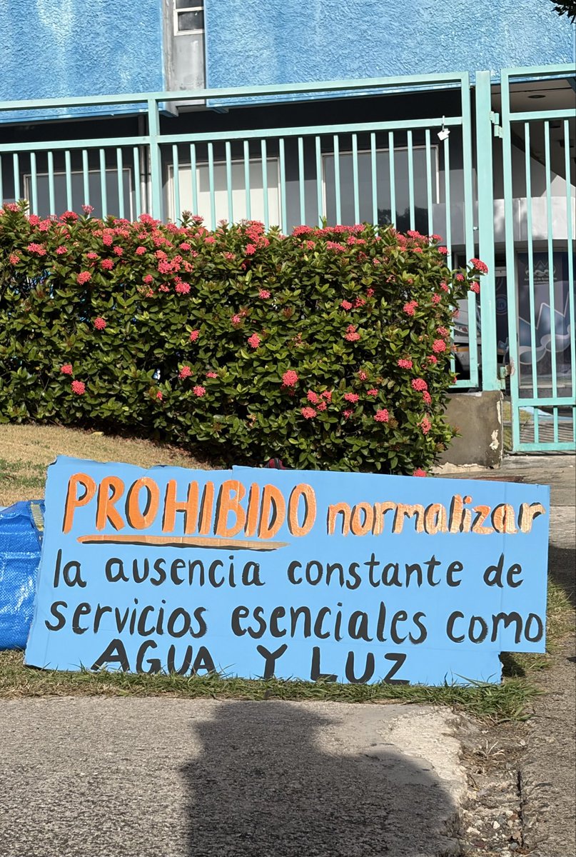 soldeigriega's tweet photo. Merecemos más https://t.co/VmcE9gcqym