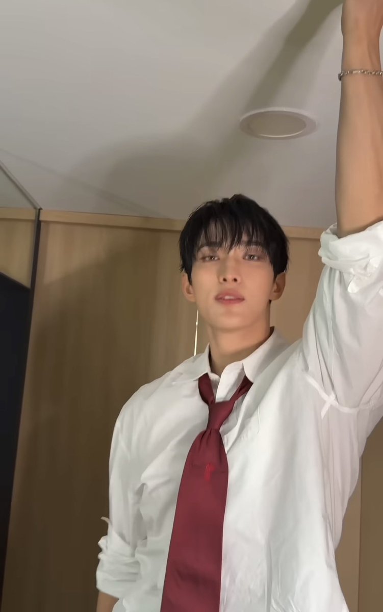 wonubliss's tweet photo. oh gosh dokyeom 😩🕸️ https://t.co/x2tqasbTZN