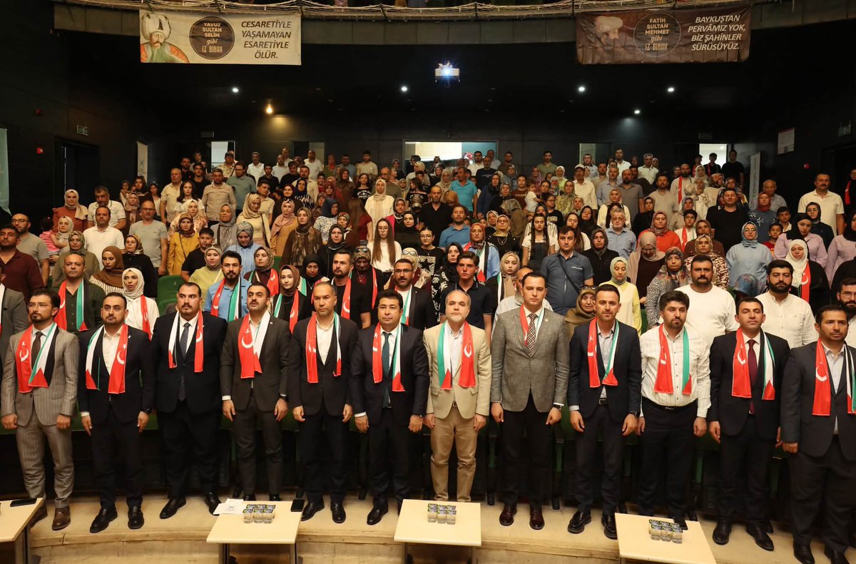 enesseba24's tweet photo. 📍NİĞDE

TÜGVA Niğde il temsilciliğimizin Yaz Okulu kapanış programını yaz okulu öğrencilerimiz ve kıymetli ailelerimizin katılımı ile büyük bir coşkuyla gerçekleştirdik.

Çocuklarımız öğrendi, eğlendi, güzel dostluklar biriktirdi. 

Bir yaz okulu bitti, güzel bir neslin yolculuğu devam ediyor.