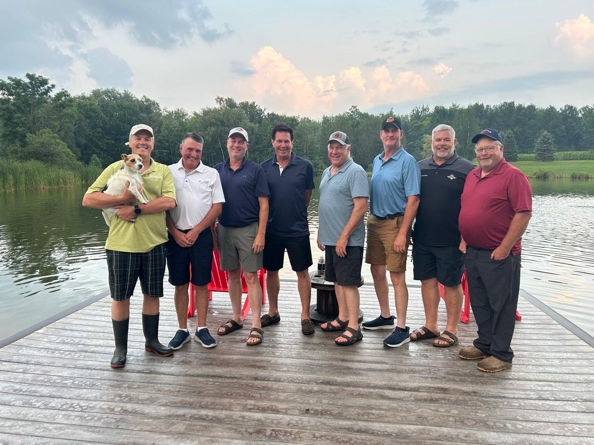 maplevue's tweet photo. 40 yrs 87A grads still getting together sharing laughs and stories,awesome friends https://t.co/7SeHNUui1o