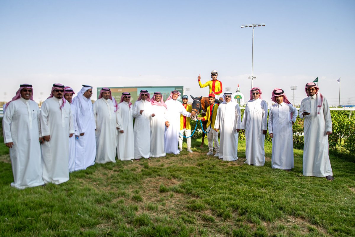 horsesnewsnet's tweet photo. #موسم_سباقات_الطائف
#الحفل_7
#الشوط_1
الفائزة: غزاله عاليه نجد (السعودية) ابنة NEXT SAKBE
المالك : سعد علي بن بدن
المدرب: بدن السبيعي
الخيال: محمد اليامي
الزمن: 1:58.61
المسافة: 1600م
#صحيفة_الفروسية https://t.co/j02hnEAjW0