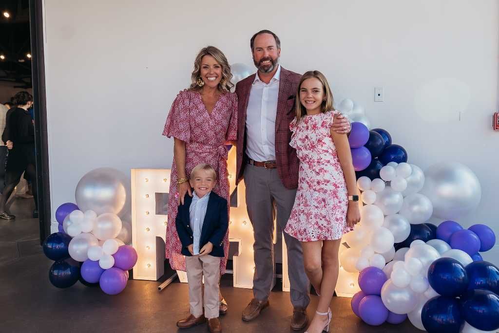 kelseykstarks's tweet photo. Excited to celebrate Robert and the incredible Vice family at the annual #RootingforRobert event tonight.
You can help cure rare diseases like Morquio syndrome: https://t.co/sfwtkcnCNr https://t.co/OZnRJ0eFPF