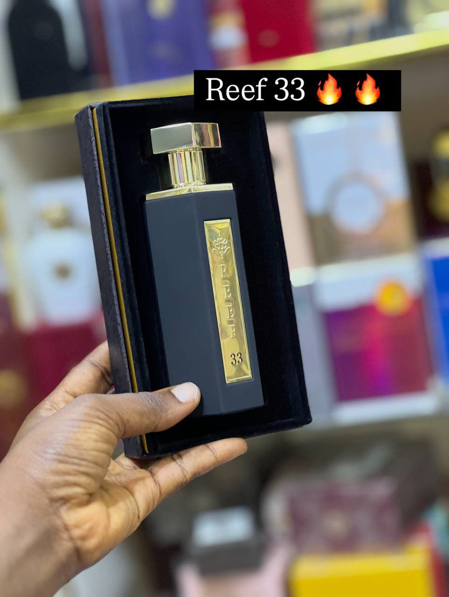 ree_rehanat's tweet photo. Perfume vendors are packing order on Reef 33 na only me remain .....

I say make I talk 
Because a closed mouth is a closed what???????? 

90k 
We deliver Nationwide 
Location: Lagos 

DM to order 

Or via WhatsApp 08139975524 https://t.co/jMyIcy6y12