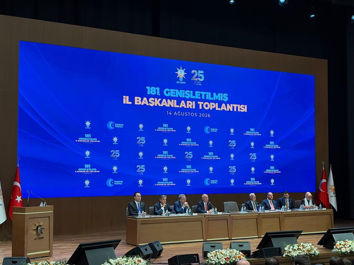 Ntanglay's tweet photo. AK Parti Genel Başkan Vekilimiz Sn. @efkanala 'nın başkanlığında gerçekleştirilen 181. Genişletilmiş İl Başkanları Toplantısı’na katılım sağladık.

Toplantımızda; Terörsüz Türkiye süreci, partimizin 25. kuruluş yıl dönümü ve ülkemizin geleceğine dair önemli değerlendirmelerde bulunduk.

Alınan kararların ve yapılan istişarelerin ülkemiz ve milletimiz için hayırlara vesile olmasını diliyorum.