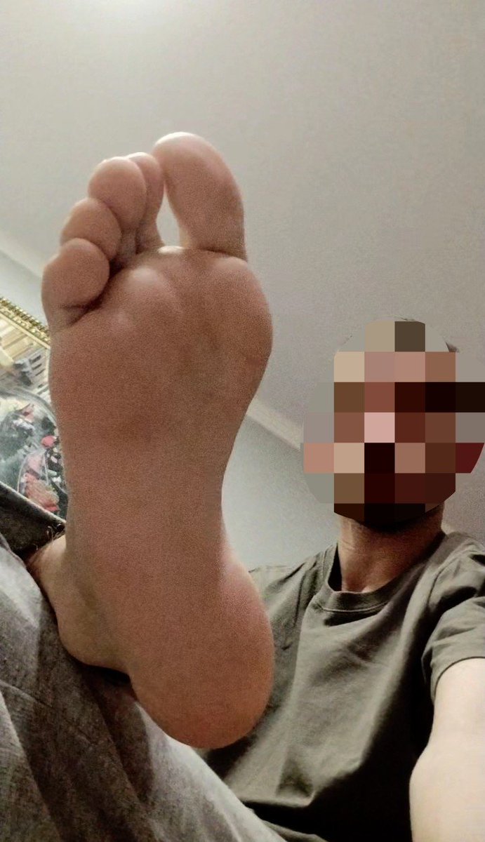alphasantos_'s tweet photo. Tax friday, viados. Ajoelhem e tributem. 🤴🏼💸🔥

#maleFeet #soles #findom #master #sub #feet #cashmaster #footmaster #cashpig #PINTOSAWARDSㅤㅤ #finsub #foot #cashsub https://t.co/7r3qMdzgAt