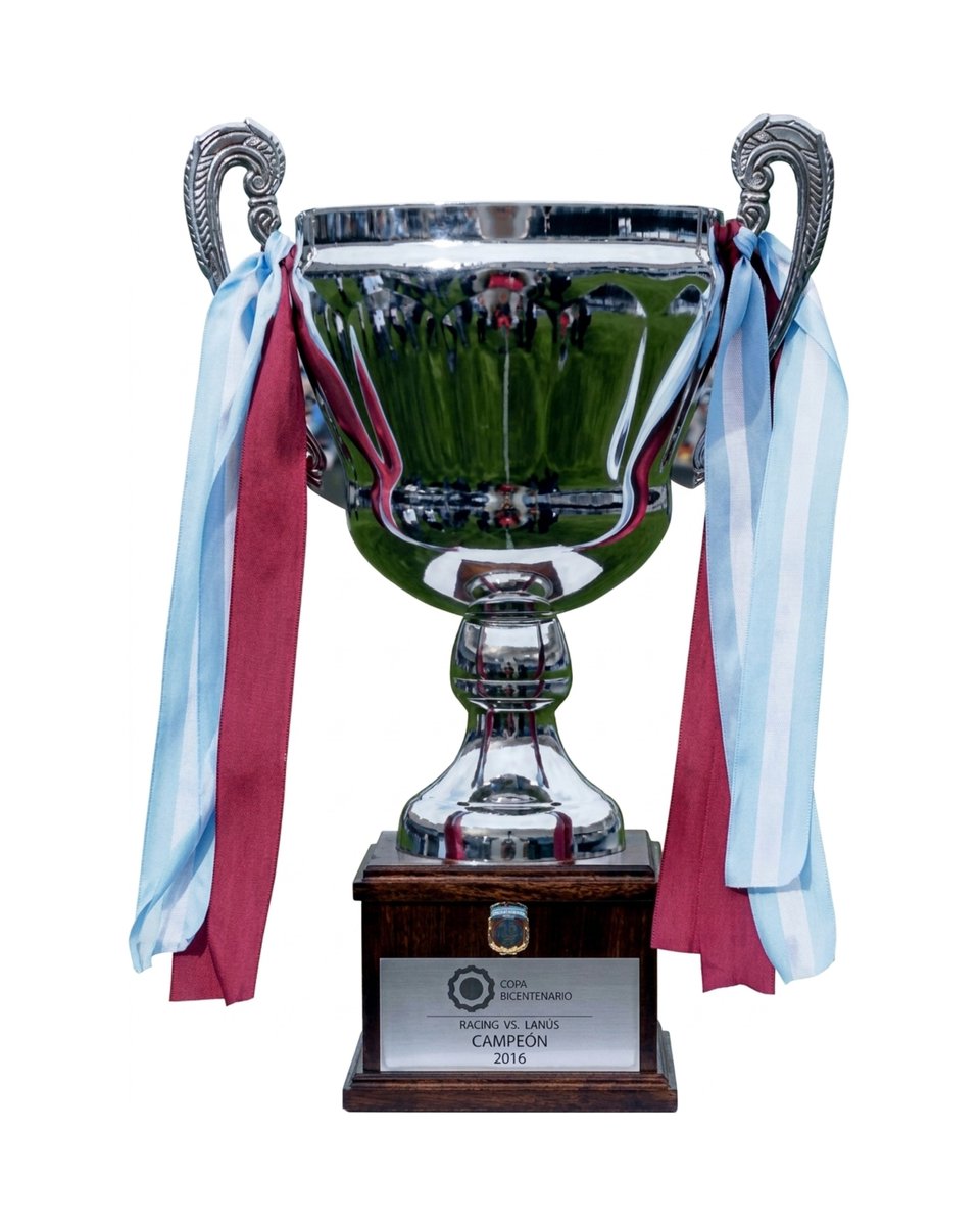 museogranate's tweet photo. 📆 Un 14 de agosto de 2016 Lanús vencía 1-0 a Racing, y se consagraba Campeón de la Copa del Bicentenario, obteniendo su segunda Copa Nacional en el Cilindro de Avellaneda. 
⚽ El gol del triunfo lo marcó Brian Montenegro, luego de una recordada corrida de Miguel Almirón, que apiló varios jugadores rivales para darnos el título en los minutos finales del encuentro 🌟🇱🇻