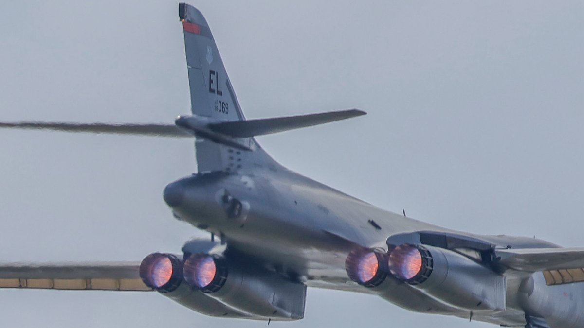 CraigYoungMedia's tweet photo. Shots of Avenger B1 departing this afternoon https://t.co/kaAvAoUoIN