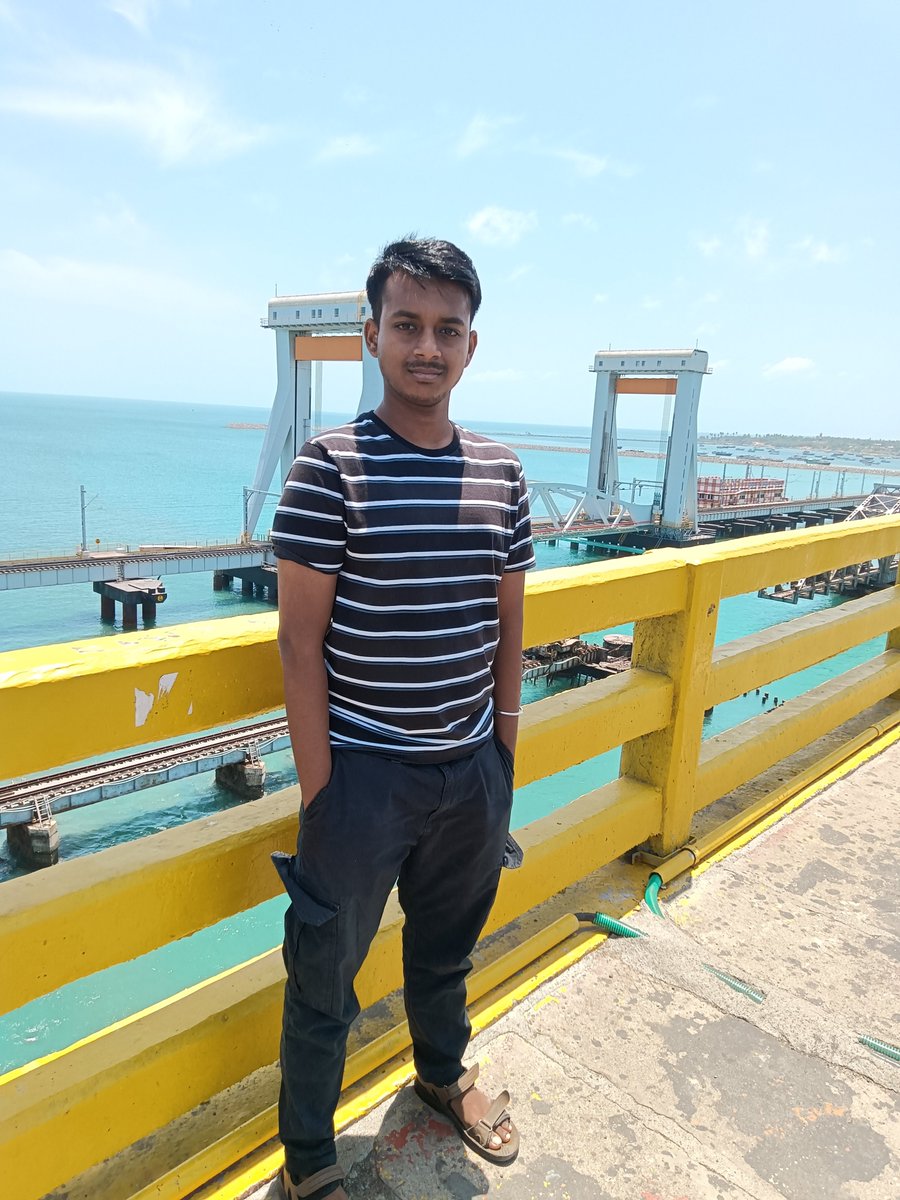arjunrane10's tweet photo. 13th August 2026 I visit this amazing 📍 Pamban Bridge 🌉 and just saw this beautiful ❤️ sea 🌊 really this place has been my favourite and I just loved it 🫶 https://t.co/Yq0K2RBqNY