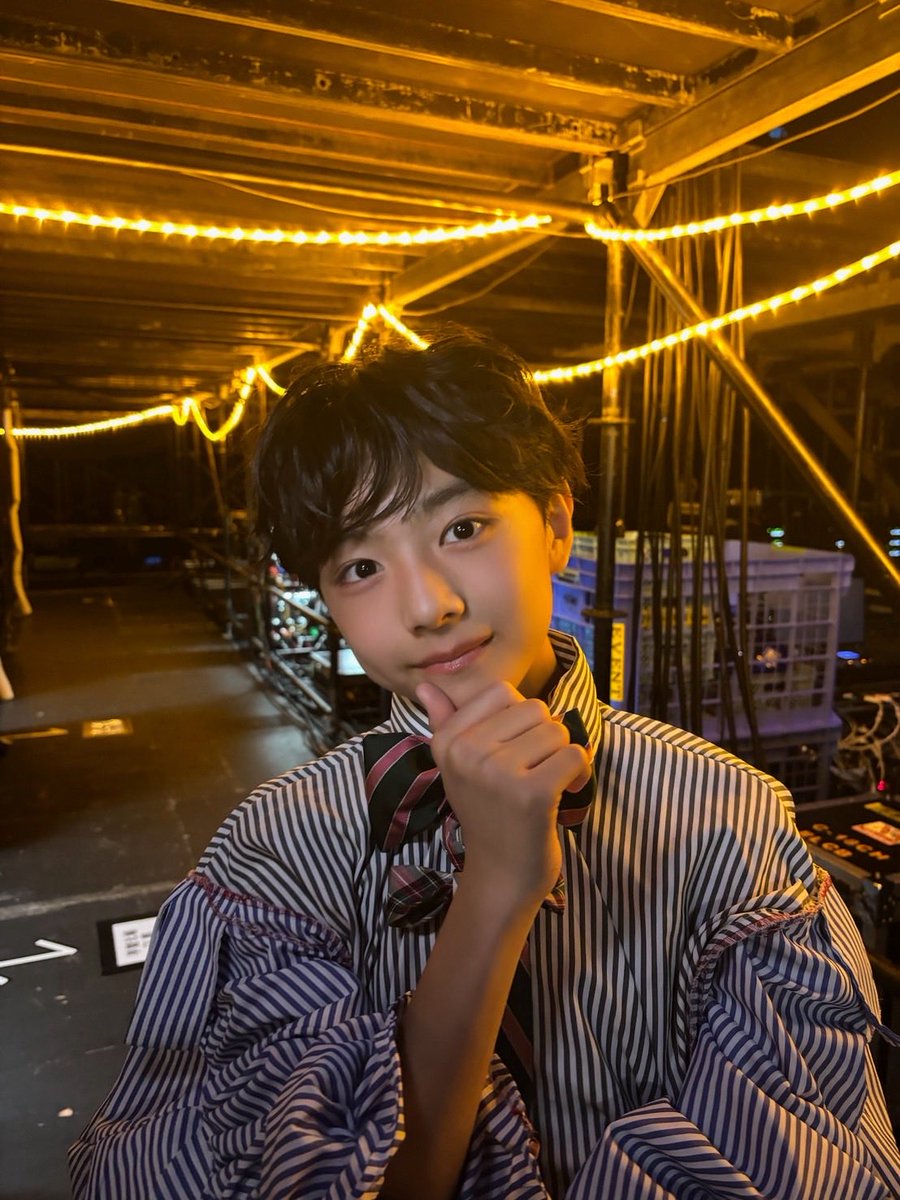 404_NF_official's tweet photo. 今日は夢の舞台、憧れのステージに立つことができたので本当に本当に嬉しくてサイコーの気持ちでいっぱいです❗️
たくさんのペンライトに囲まれてできたのも本当に嬉しかったです❗️
これからもたくさんのみなさんの前に立てれるように頑張ります❗️
本当にありがとうございました❗️
#成田粋 #NotFound #4NF4 #EBiDAN