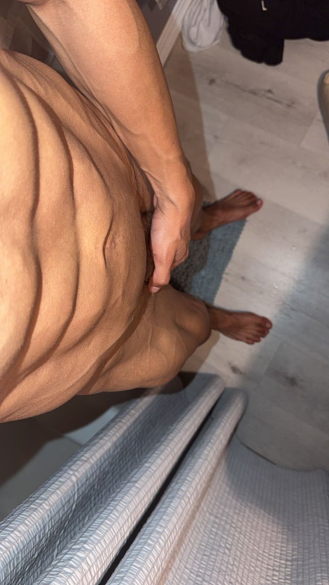 latindoll33's tweet photo. Veinyyy
.
.
.
.
#veins #gymguy #abs #latino #repost https://t.co/lj1jm86hTq