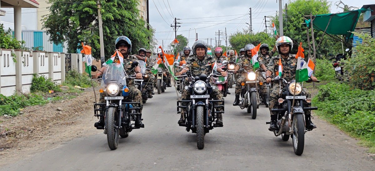 BSF_STCChakur's tweet photo. 🇮🇳 Har Ghar Tiranga🇮🇳 
Driving unity and nationalism forward! STC_BSF Chakur conducted mega Tiranga Motorcycle Rally, fostering national unity and spreading national pride in surrounding areas of Chakur. 🇮🇳🏍️
#HarGharTiranga2026 #AzadiKaAmritMahotsav #Security_With_Commitment https://t.co/REiJgneXQp