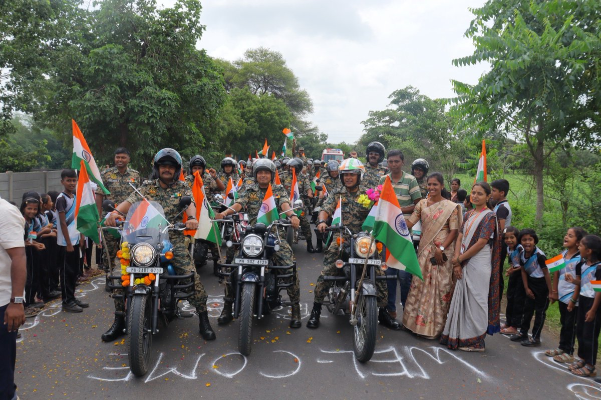 BSF_STCChakur's tweet photo. 🇮🇳 Har Ghar Tiranga🇮🇳 
Driving unity and nationalism forward! STC_BSF Chakur conducted mega Tiranga Motorcycle Rally, fostering national unity and spreading national pride in surrounding areas of Chakur. 🇮🇳🏍️
#HarGharTiranga2026 #AzadiKaAmritMahotsav #Security_With_Commitment https://t.co/REiJgneXQp