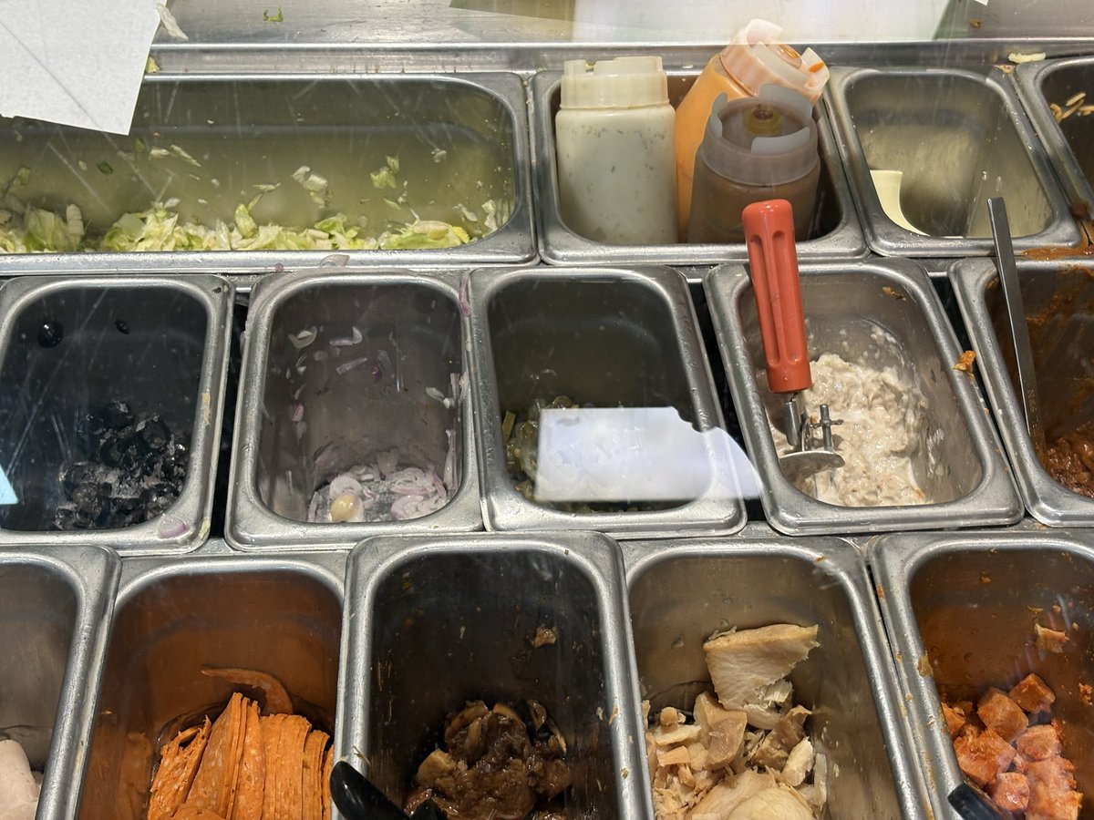 DebRasaily's tweet photo. @SubwayIndia @SUBWAY Worst Outlet in Noida Botanical Garden. Unprofessional Staff with no culinary skills. Frozen Veggies. No choice of bread or sauce , Unclean stations https://t.co/2au3mVitYA