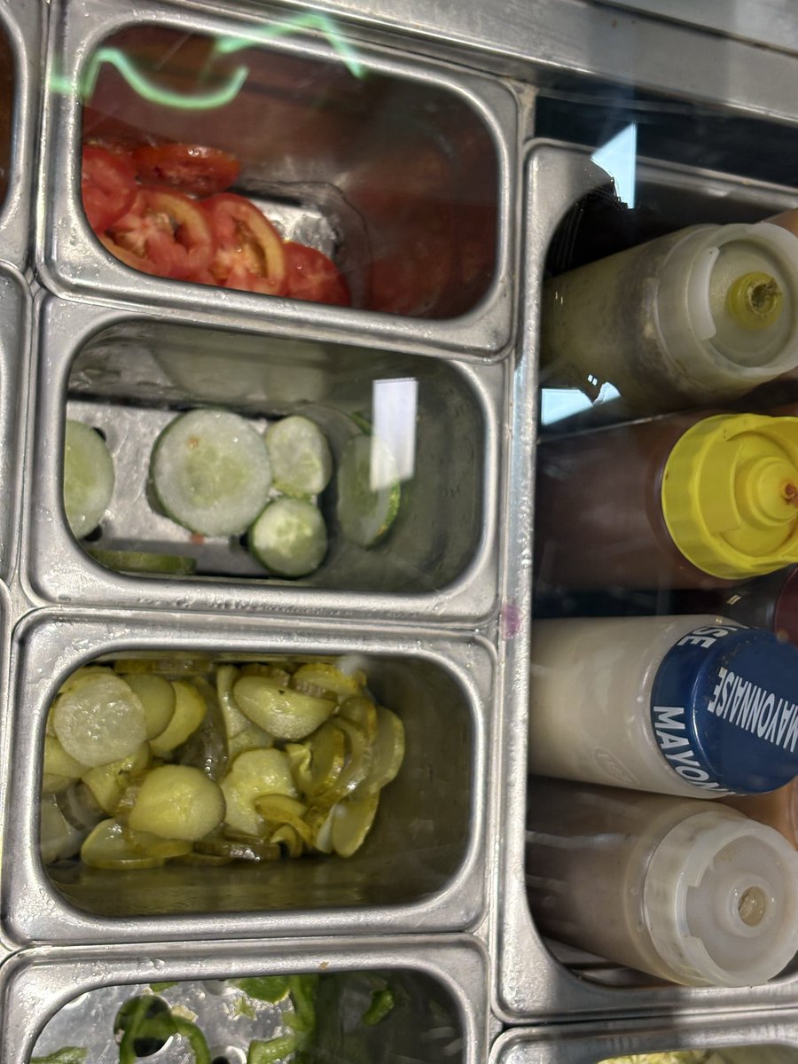 DebRasaily's tweet photo. @SubwayIndia @SUBWAY Worst Outlet in Noida Botanical Garden. Unprofessional Staff with no culinary skills. Frozen Veggies. No choice of bread or sauce , Unclean stations https://t.co/2au3mVitYA