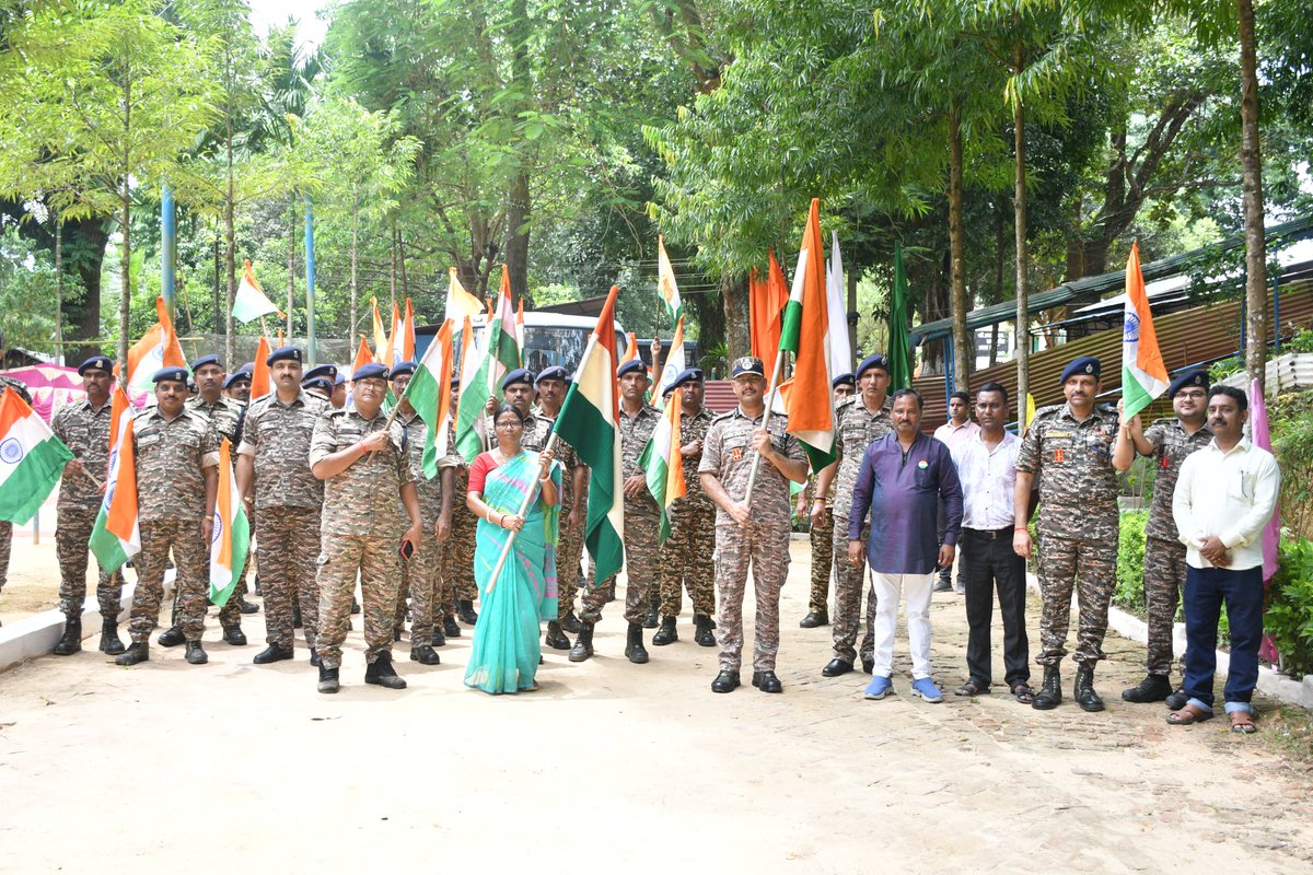 crpf140bn's tweet photo. On 14 August 2026, from 11:00 AM to 12:00 PM, the 140 Bn CRPF, along with civil authorities and enthusiastic school children, proudly organized a grand "Har Ghar Tiranga" bike rally to celebrate unity and patriotism as the Tiranga flies high in every home. https://t.co/kvvzHuUFbU